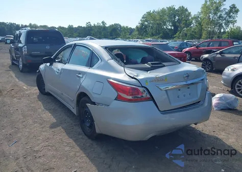 2015 Nissan Altima 2.5 S из США, поврежденный, VIN 1N4AL3AP3FN401004